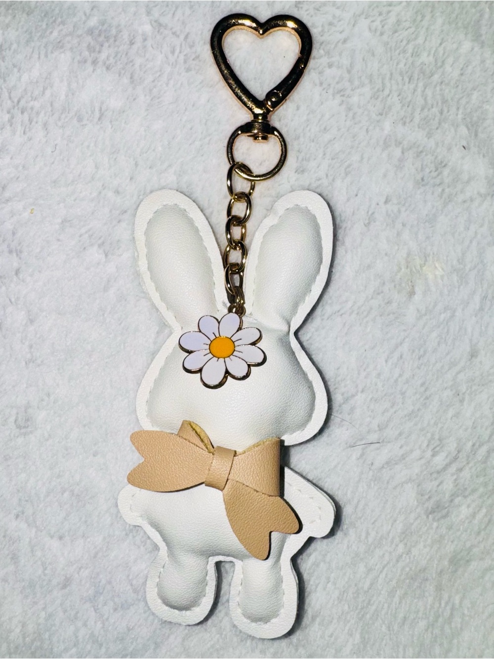 White Bunny Keychain with Tan Bow and Daisy Accent Keychain bag charm NEW - Picture 2 of 6